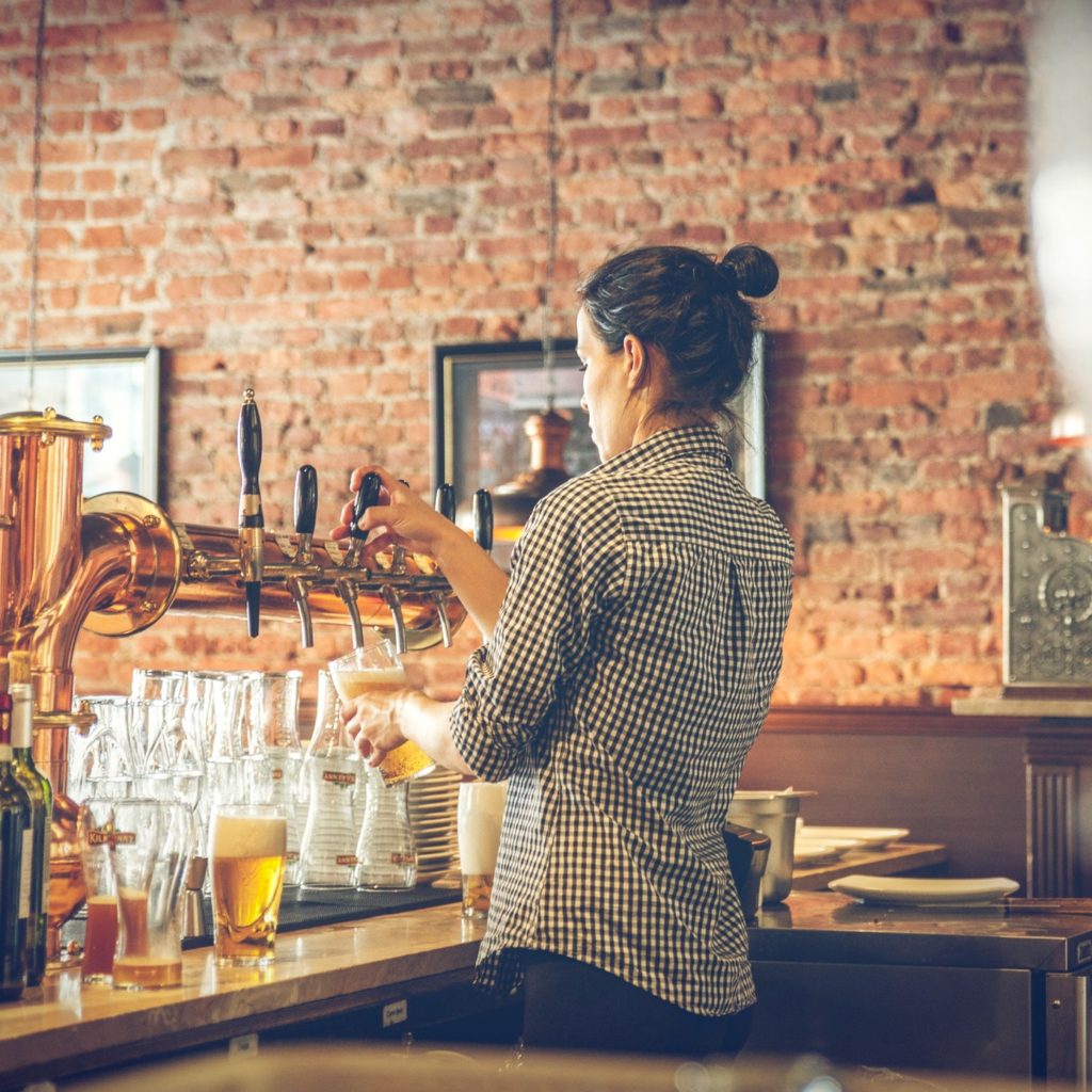 Ausbildung zum Hotelkaufmann oder zur Hotelkauffrau Voraussetzungen für die Ausbildung zum Hotelkaufmann/ zur Hotelkauffrau