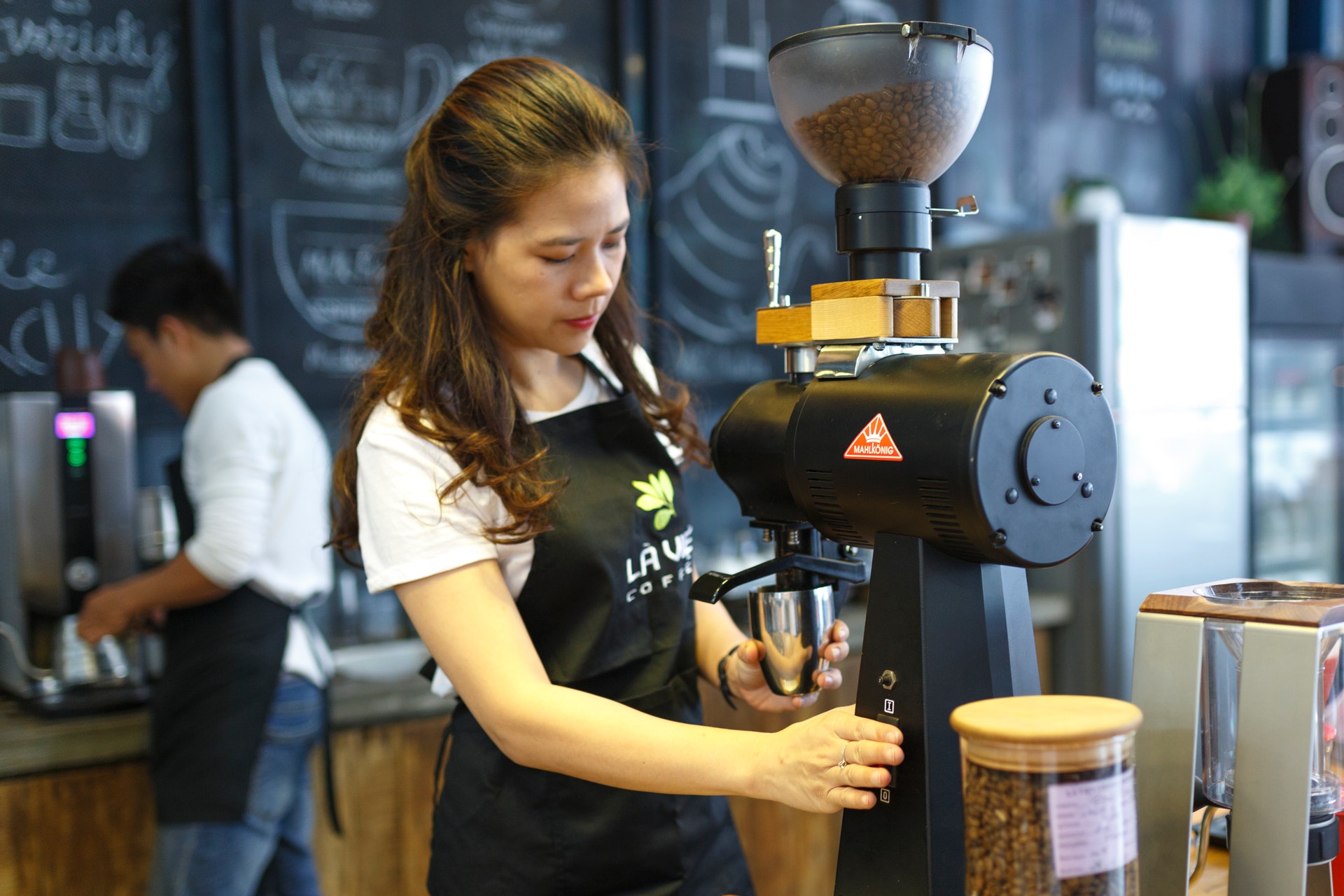 Barista Die Kaffeeprofis Am Werk Hotel Student